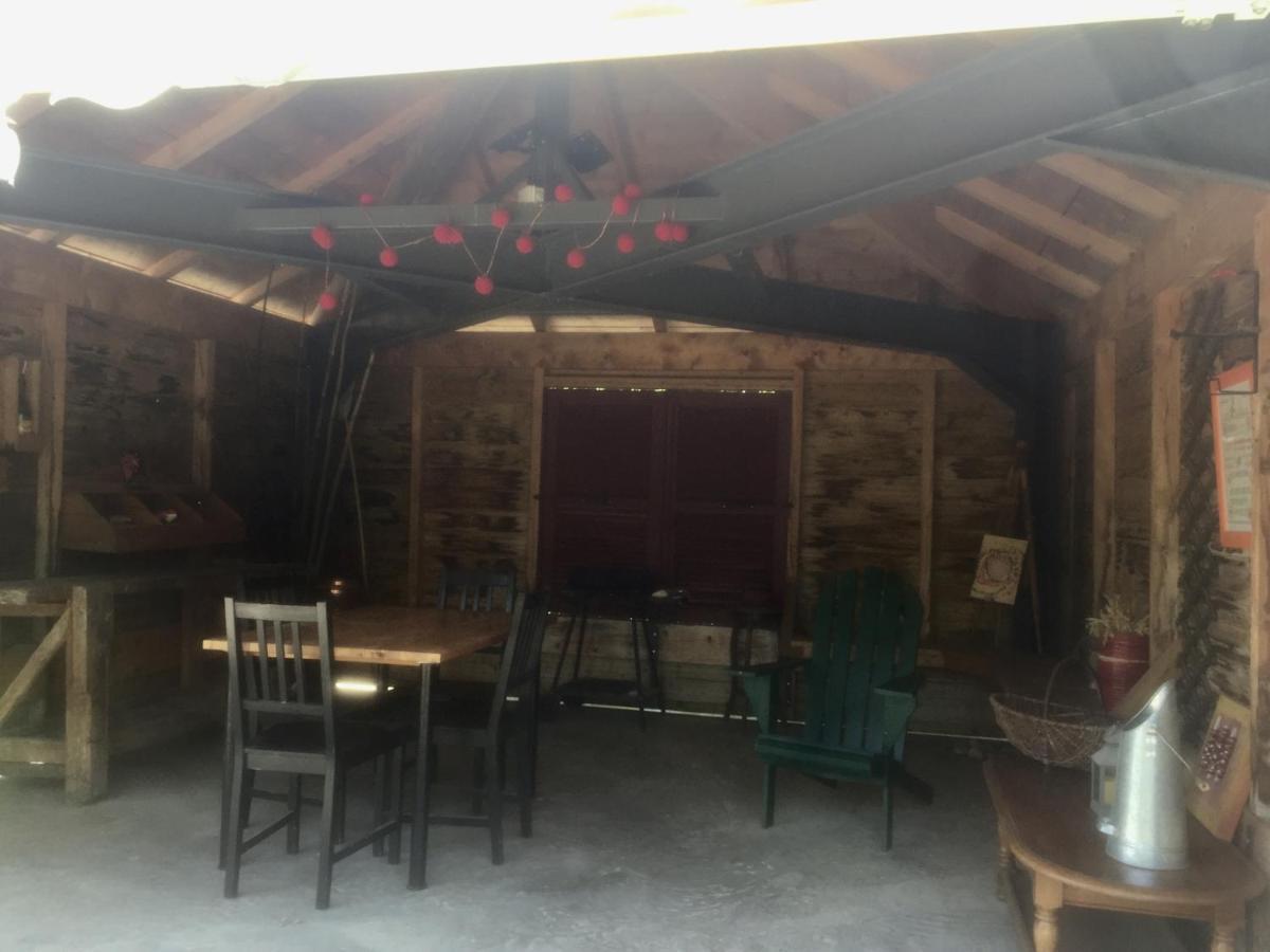 La Roulotte Au Paradis Arc et Senans Bagian luar foto